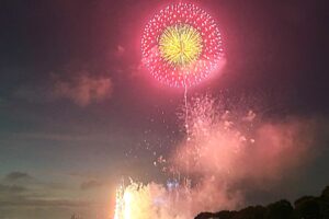 画家・長谷川路可の作品が市役所で公開されています